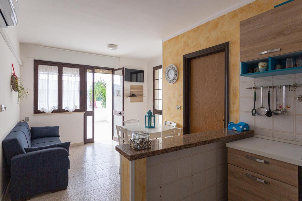 Appartamento A 150 M Dal Mare Climatizzato Con Bellissimo Patio Esterno Torre Pali المظهر الخارجي الصورة